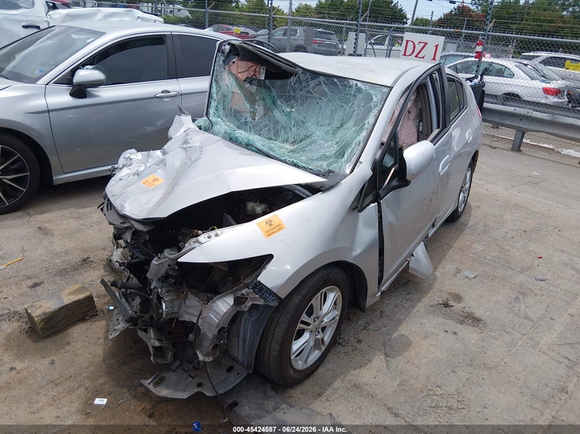 2010 Honda Insight VIN JHMZE2H77AS027898 IAAI salvage auction — FRONT END, Salvage (North Carolina), sold $325 on 2026-07-20 (photo 2)