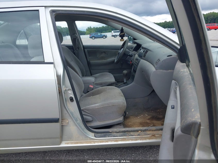 2004 Toyota Corolla VIN JTDBR32E642025097 IAAI salvage auction — NORMAL WEAR, Clear (Indiana), sold $325 on 2026-07-30 (photo 5)