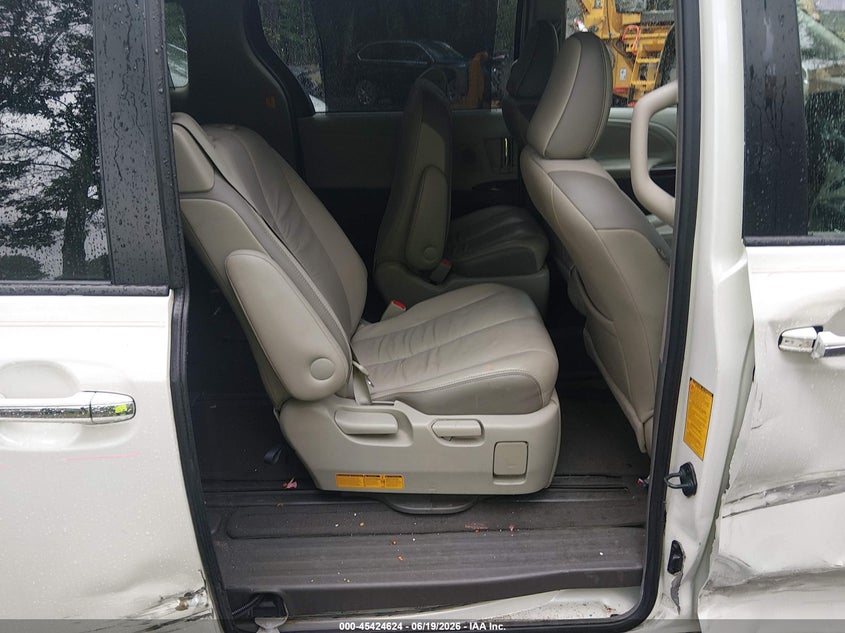 2011 Toyota Sienna VIN 5TDYK3DC0BS086249 IAAI salvage auction — SIDE, Salvage (Virginia), sold $3,550 on 2026-07-09 (photo 8)