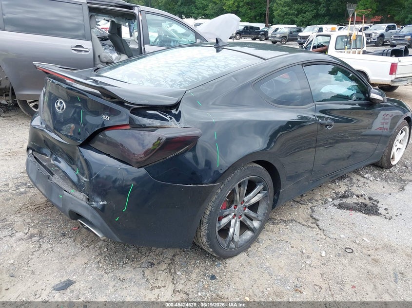2010 Hyundai Genesis VIN KMHHU6KH3AU027972 IAAI salvage auction — REAR END, Salvage (Georgia), sold $825 on 2026-07-29 (photo 4)