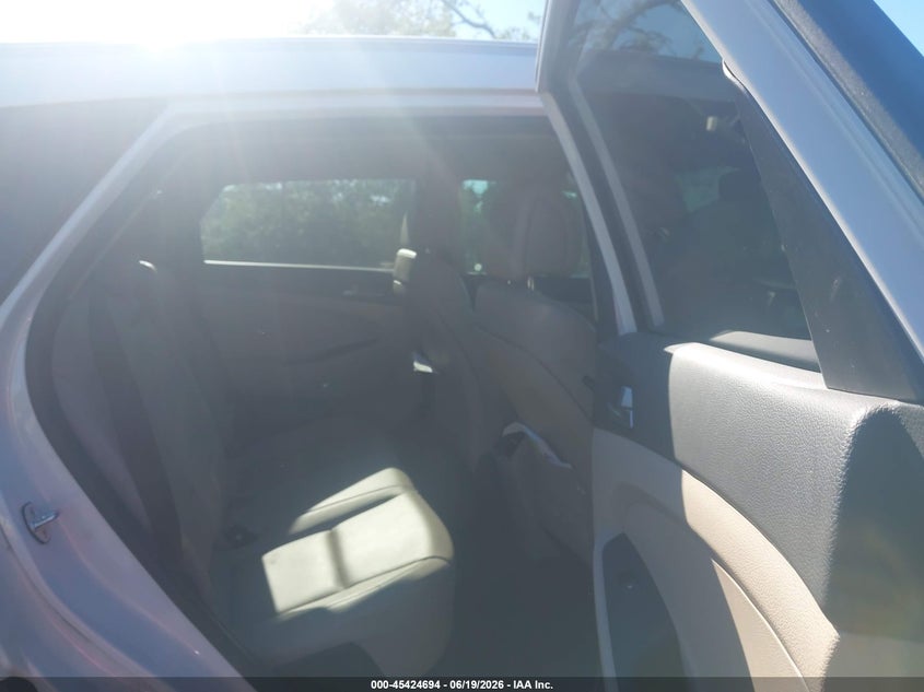 2017 Hyundai Tucson VIN KM8J3CA44HU464830 IAAI salvage auction — FRONT END, Salvage Title, sold $2,600 on 2026-07-28 (photo 8)
