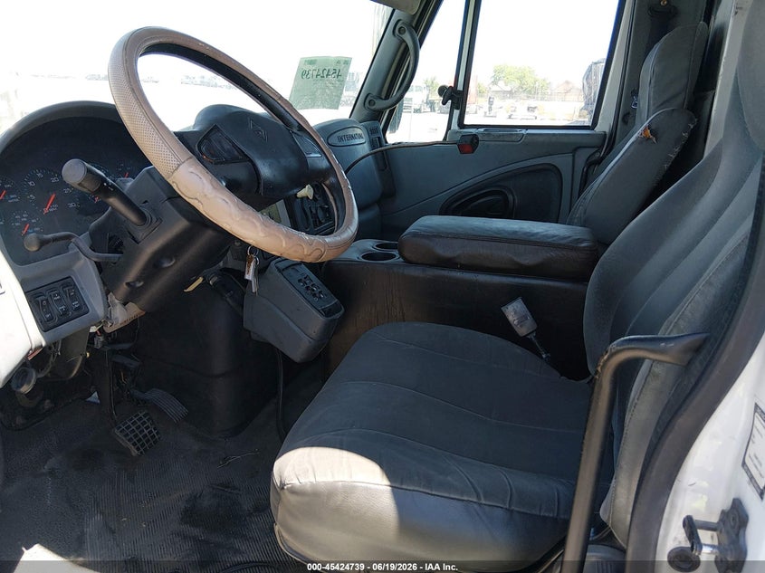 2002 International 4000 series VIN 1HTMNAAM82H550662 IAAI salvage auction — NORMAL WEAR, Clear (Nevada), sold $1,050 on 2026-07-10 (photo 6)