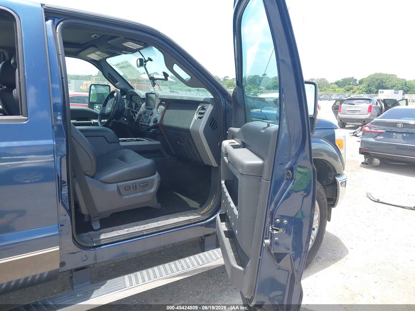 2016 Ford F250 VIN 1FT7W2BT2GEA48032 IAAI salvage auction — WATER/FLOOD, Salvage Title, sold $7,300 on 2026-07-30 (photo 5)