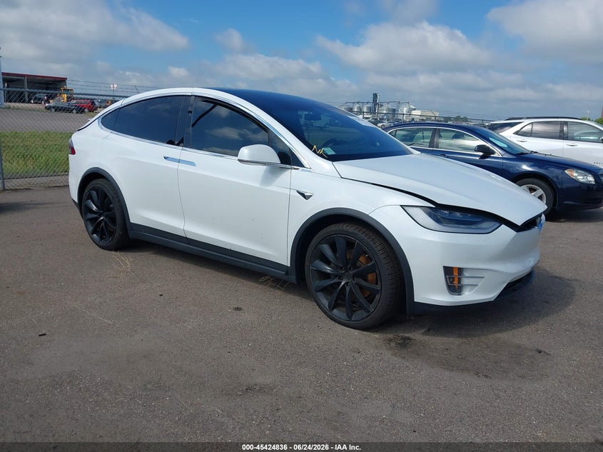 2021 Tesla Model X VIN 5YJXCBE23MF321291 — IAAI salvage auction photo