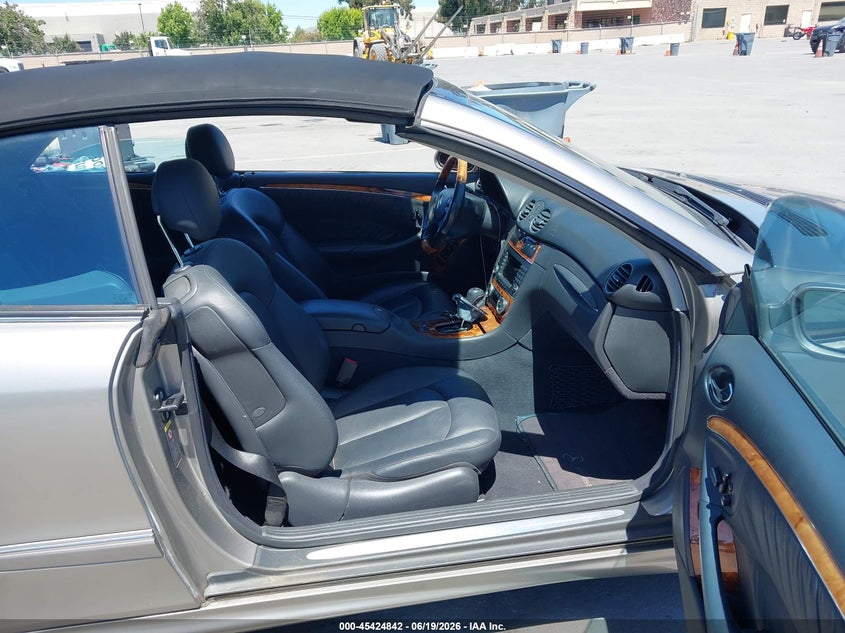 2005 Mercedes-benz Clk-klasse VIN WDBTK75J65F137142 IAAI salvage auction — NORMAL WEAR, Salvage (California), sold $1,200 on 2026-07-06 (photo 5)