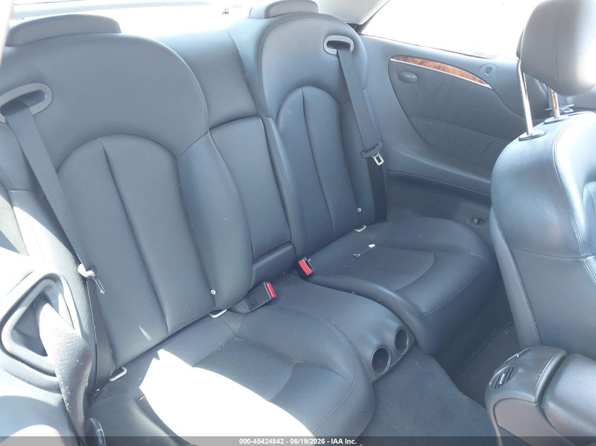 2005 Mercedes-benz Clk-klasse VIN WDBTK75J65F137142 IAAI salvage auction — NORMAL WEAR, Salvage (California), sold $1,200 on 2026-07-06 (photo 8)