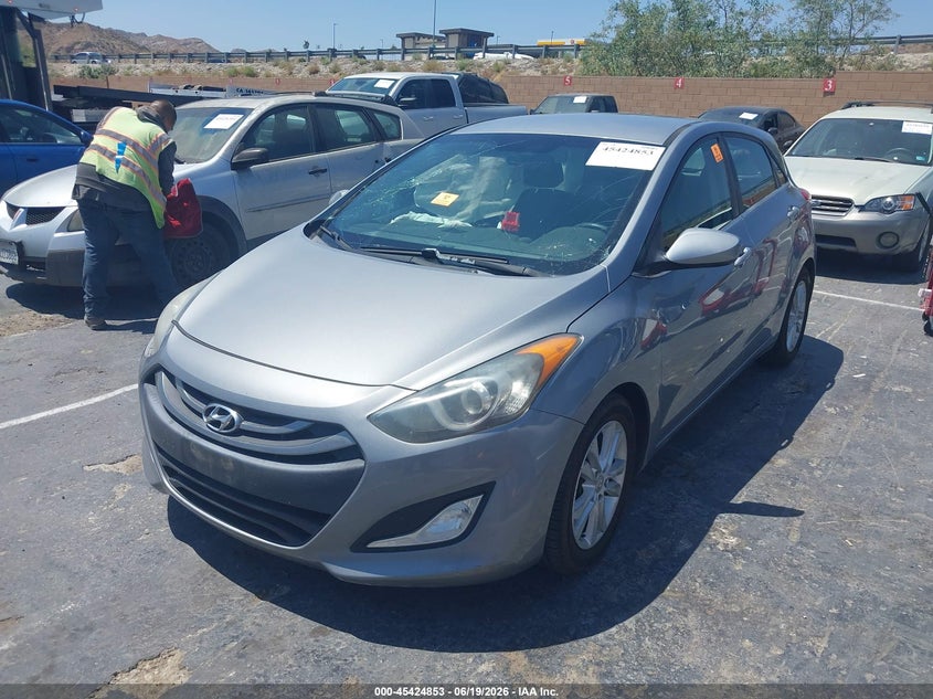 2014 Hyundai Elantra VIN KMHD35LH3EU211793 IAAI salvage auction — RIGHT FRONT, Salvage Title, sold $525 on 2026-07-22 (photo 2)