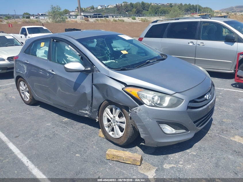 2014 Hyundai Elantra VIN KMHD35LH3EU211793 IAAI salvage auction — RIGHT FRONT, Salvage Title, sold $525 on 2026-07-22 (photo 6)
