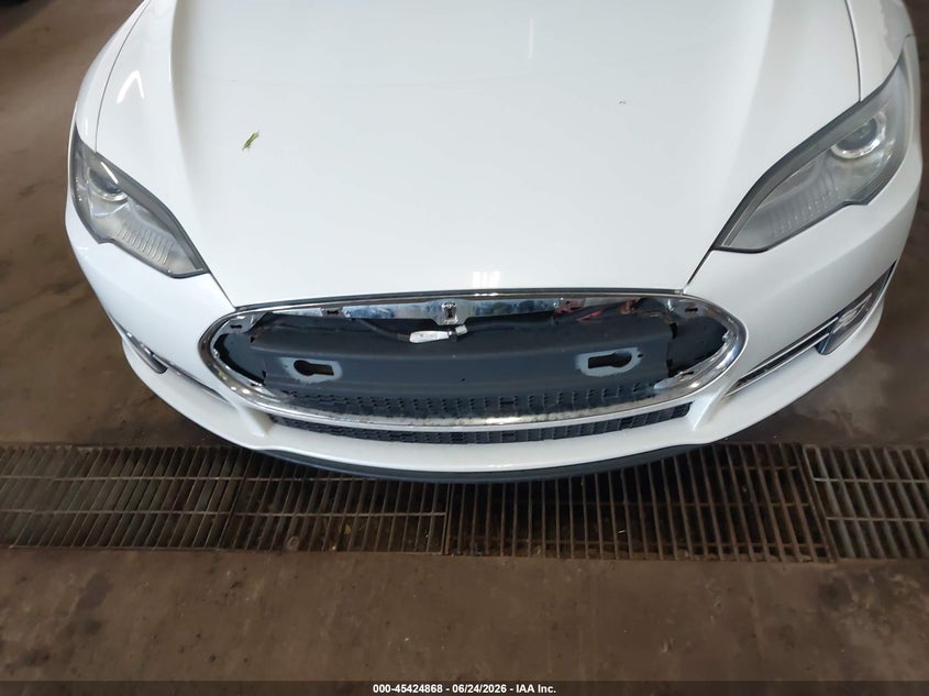 2012 Tesla Model s VIN 5YJSA1CPXCFP01820 IAAI salvage auction — FRONT END, Clear (Montana), sold $25 on 2026-07-29 (photo 6)