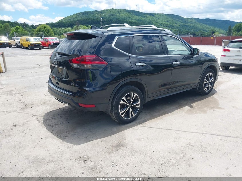 2019 Nissan Rogue VIN JN8AT2MV5KW400704 IAAI salvage auction — SIDE, Salvage (Pennsylvania), sold $3,700 on 2026-07-10 (photo 4)
