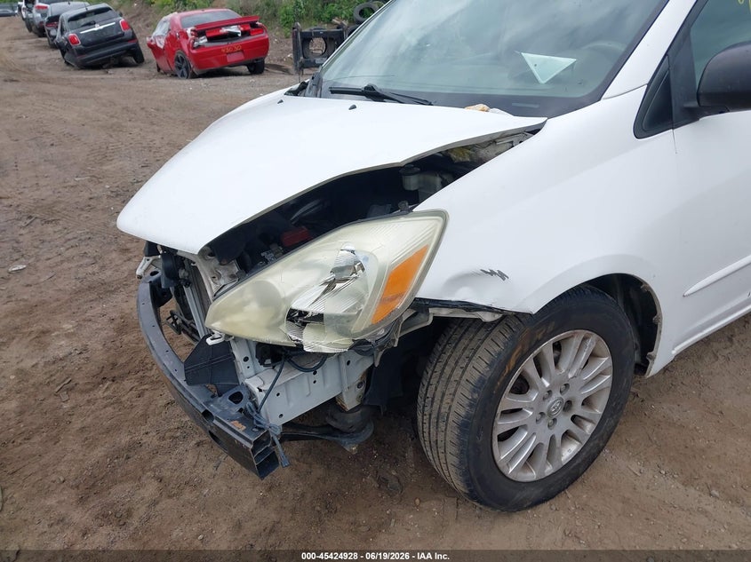 2005 Toyota Sienna VIN 5TDZA23C45S365811 IAAI salvage auction — FRONT END, Parts Only Bos (Minnesota), sold $325 on 2026-07-08 (photo 6)