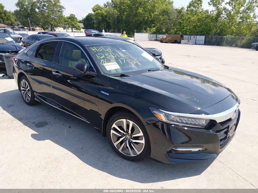 2018 Honda Accord VIN 1HGCV3F91JA007252 IAAI salvage auction — RIGHT SIDE, Salvage Title, sold $7,800 on 2026-07-28 (photo 1)