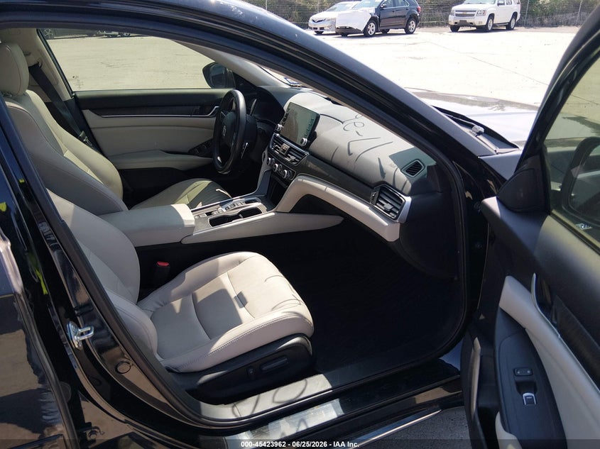 2018 Honda Accord VIN 1HGCV3F91JA007252 IAAI salvage auction — RIGHT SIDE, Salvage Title, sold $7,800 on 2026-07-28 (photo 5)