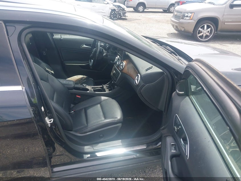 2015 Mercedes-benz Gla-klasse VIN WDCTG4GBXFJ059299 IAAI salvage auction — NORMAL WEAR, Clear (Delaware), sold $2,975 on 2026-07-06 (photo 5)