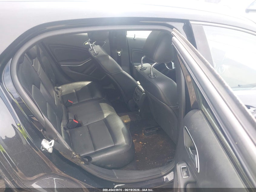 2015 Mercedes-benz Gla-klasse VIN WDCTG4GBXFJ059299 IAAI salvage auction — NORMAL WEAR, Clear (Delaware), sold $2,975 on 2026-07-06 (photo 8)