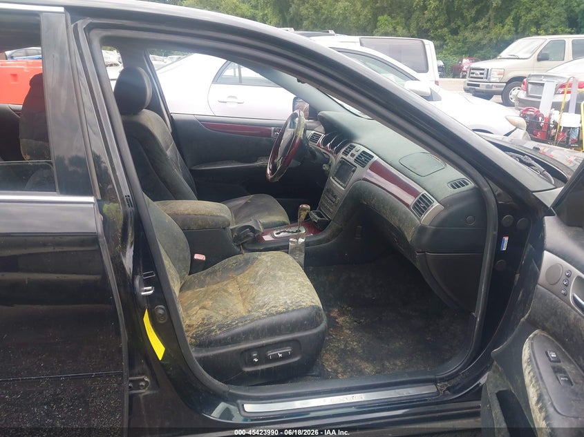 2005 Lexus Es 330 VIN JTHBA30G055128106 IAAI salvage auction — UNDERCARRIAGE, Clear (Missouri), sold $500 on 2026-07-29 (photo 5)
