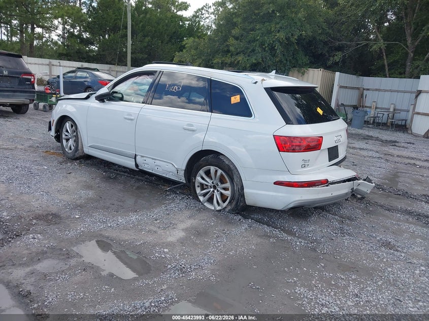 2017 Audi Q7 VIN WA1LAAF78HD027420 IAAI salvage auction — ROLLOVER, Salvage Title, sold $1,900 on 2026-09-10 (photo 3)
