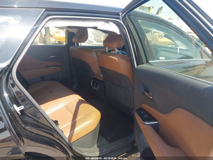 2025 Toyota Crown signia VIN JTDACAAJ5S3002790 IAAI salvage auction — FRONT END, Salvage Title, sold $13,800 on 2026-07-20 (photo 8)