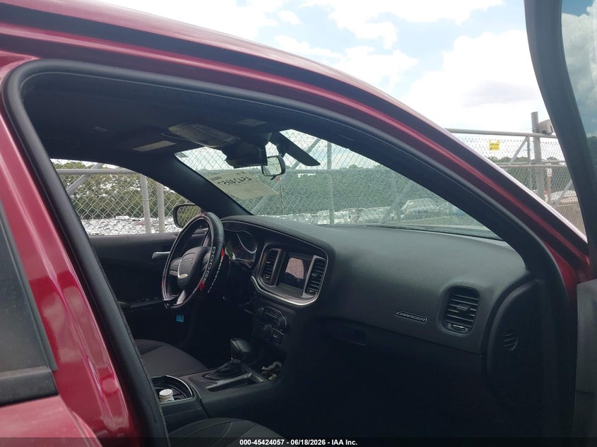 2019 Dodge Charger VIN 2C3CDXBG6KH637692 IAAI salvage auction — REAR END, Salvage Title, sold $3,700 on 2026-08-01 (photo 5)