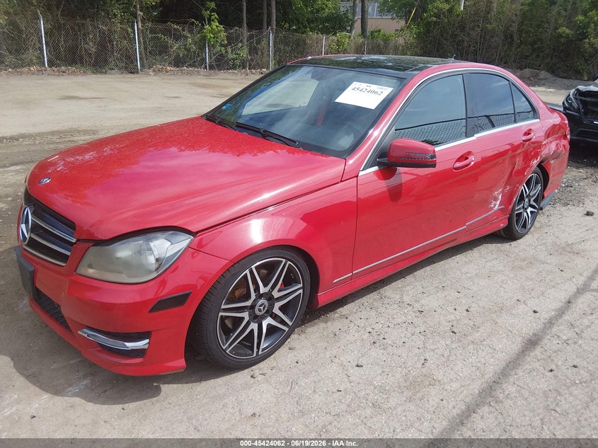 2013 Mercedes-benz C-klasse VIN WDDGF8AB3DR251713 IAAI salvage auction — LEFT SIDE, Salvage (Rhode Island), sold $225 on 2026-07-28 (photo 2)