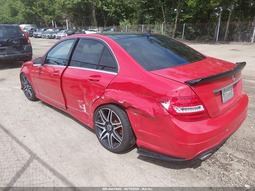 2013 Mercedes-benz C-klasse VIN WDDGF8AB3DR251713 IAAI salvage auction — LEFT SIDE, Salvage (Rhode Island), sold $225 on 2026-07-28 (photo 3)