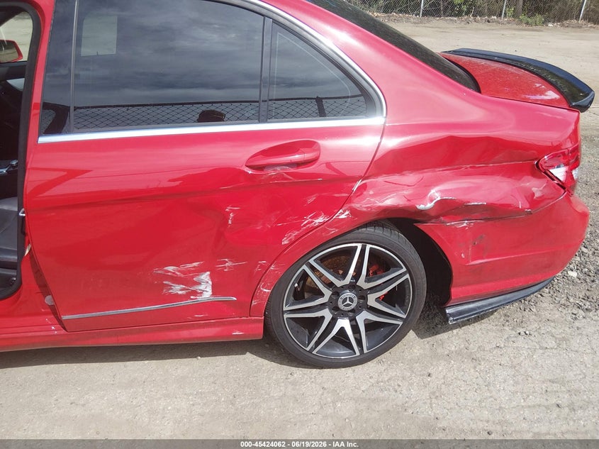 2013 Mercedes-benz C-klasse VIN WDDGF8AB3DR251713 IAAI salvage auction — LEFT SIDE, Salvage (Rhode Island), sold $225 on 2026-07-28 (photo 6)