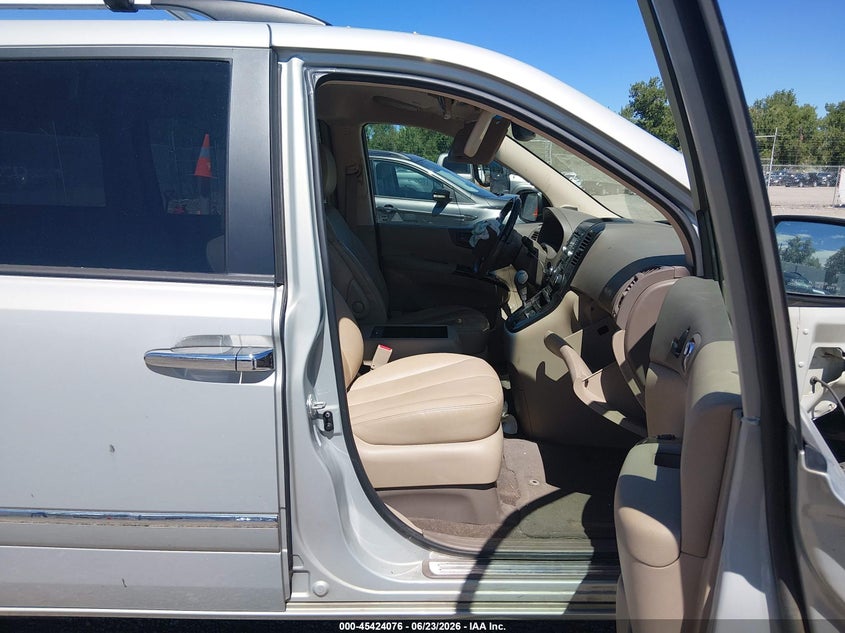 2014 Kia SEDONA VIN KNDMH4C76E6565576 IAAI salvage auction — NORMAL WEAR, Clear (Wisconsin), sold $100 on 2026-07-22 (photo 5)