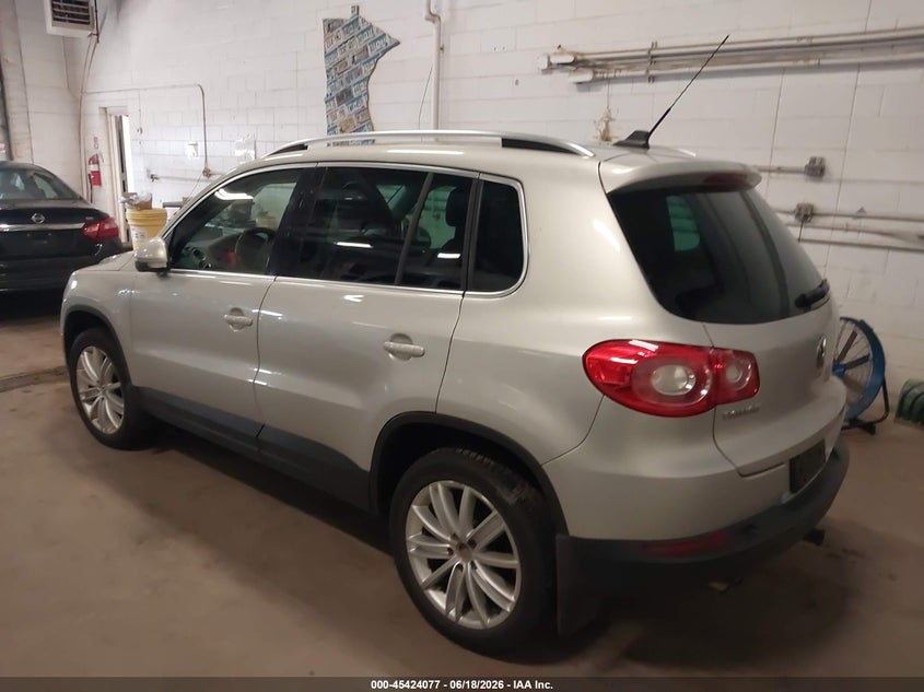 2009 Volkswagen Tiguan VIN WVGAV95N79W529188 IAAI salvage auction — NORMAL WEAR, Clear (Minnesota), sold $425 on 2026-07-15 (photo 3)