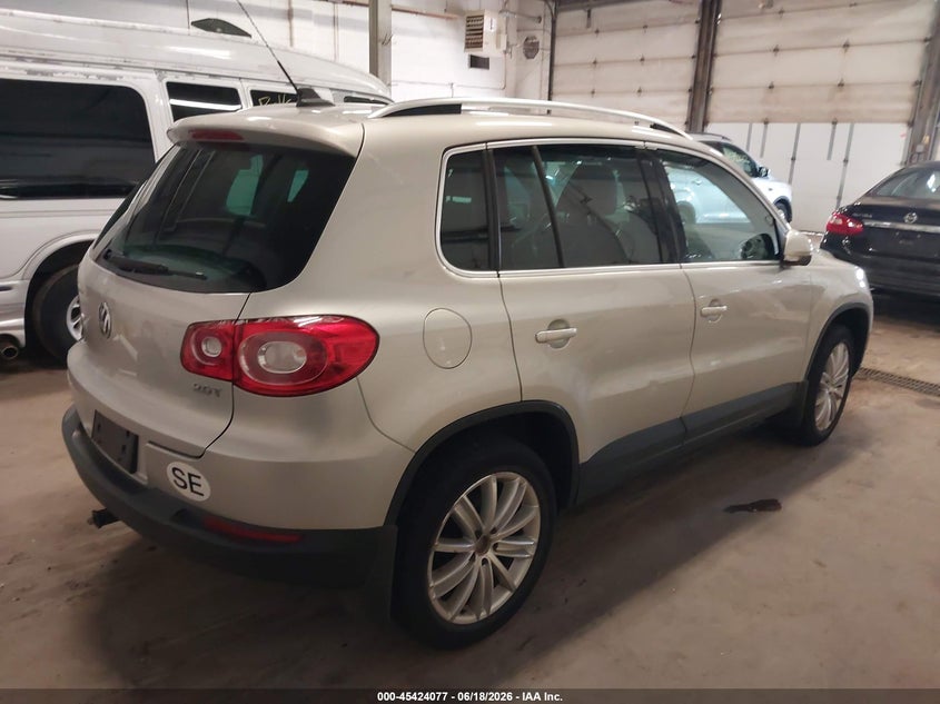 2009 Volkswagen Tiguan VIN WVGAV95N79W529188 IAAI salvage auction — NORMAL WEAR, Clear (Minnesota), sold $425 on 2026-07-15 (photo 4)