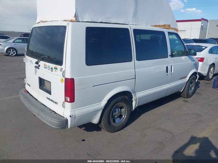 2002 Chevrolet Astro VIN 1GNEL19X42B117050 IAAI salvage auction — NORMAL WEAR, Clear (Utah), sold $275 on 2026-07-09 (photo 4)