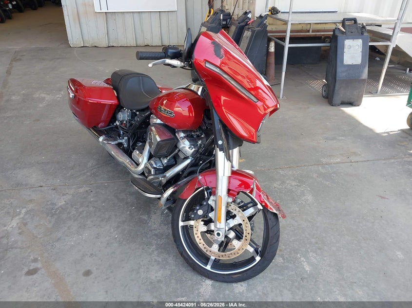 2025 Harley-davidson Street glide VIN 1HD1KB727SB632050 IAAI salvage auction — FRONT END, Salvage Title, sold $6,900 on 2026-07-28 (photo 1)