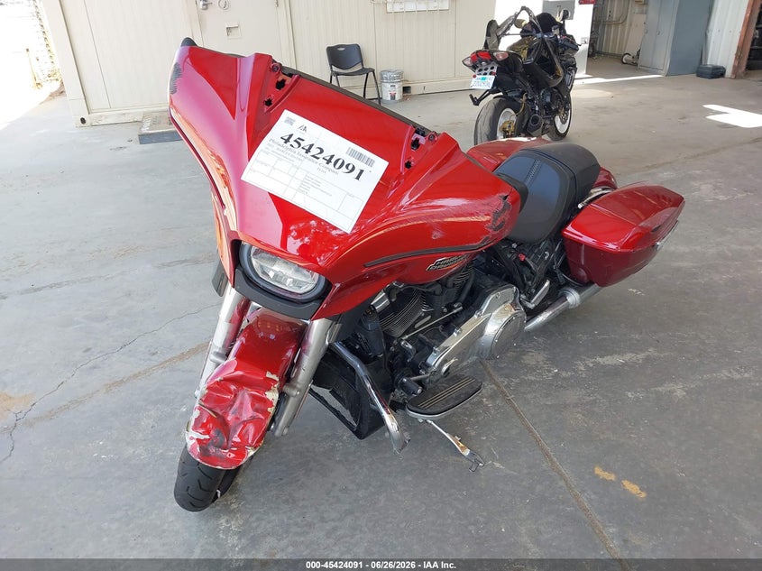 2025 Harley-davidson Street glide VIN 1HD1KB727SB632050 IAAI salvage auction — FRONT END, Salvage Title, sold $6,900 on 2026-07-28 (photo 2)
