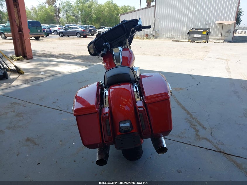 2025 Harley-davidson Street glide VIN 1HD1KB727SB632050 IAAI salvage auction — FRONT END, Salvage Title, sold $9,750 on 2026-07-28 (photo 6)