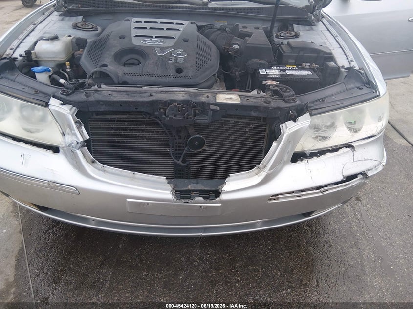 2008 Hyundai Azera VIN KMHFC46F48A289468 IAAI salvage auction — FRONT END, Salvage - Greater Than 75% (Maryland), sold $350 on 2026-07-09 (photo 6)