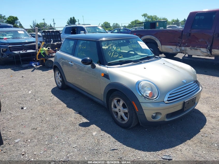 2007 Mini Cooper VIN WMWMF33587TT56856 IAAI salvage auction — FRONT END, Clear (Virginia), sold $650 on 2026-08-04 (photo 1)