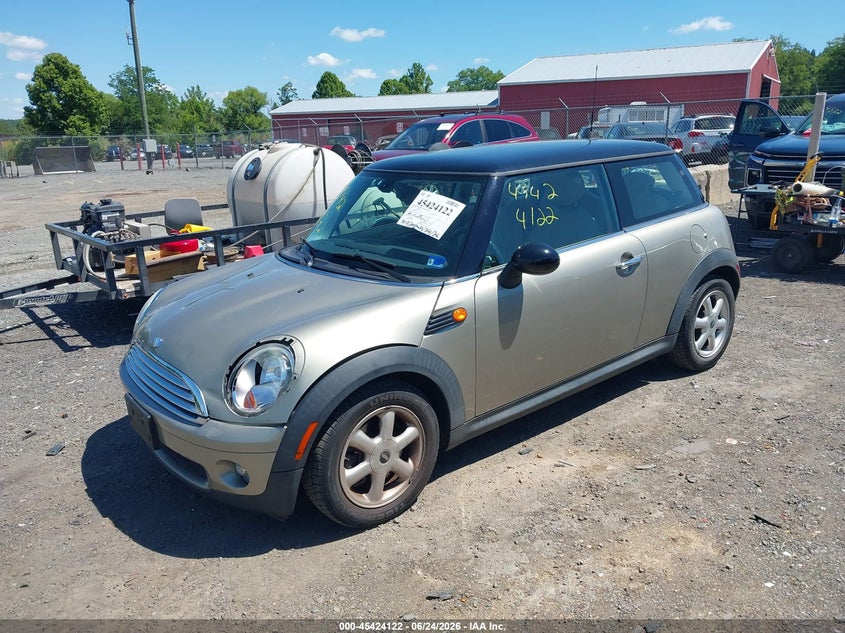 2007 Mini Cooper VIN WMWMF33587TT56856 IAAI salvage auction — FRONT END, Clear (Virginia), sold $650 on 2026-08-04 (photo 2)