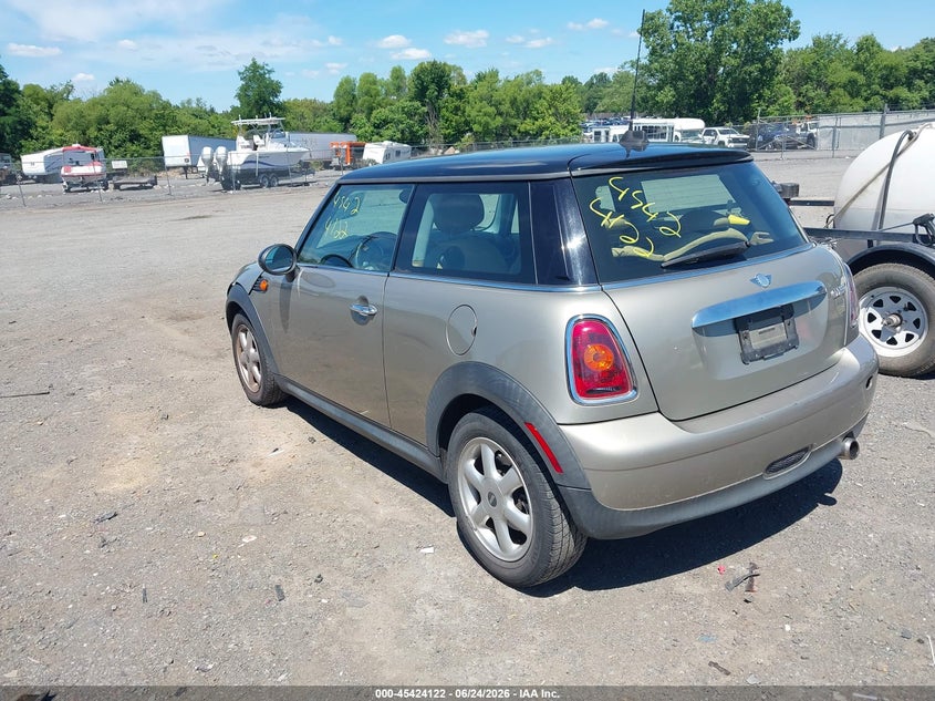 2007 Mini Cooper VIN WMWMF33587TT56856 IAAI salvage auction — FRONT END, Clear (Virginia), sold $650 on 2026-08-04 (photo 3)