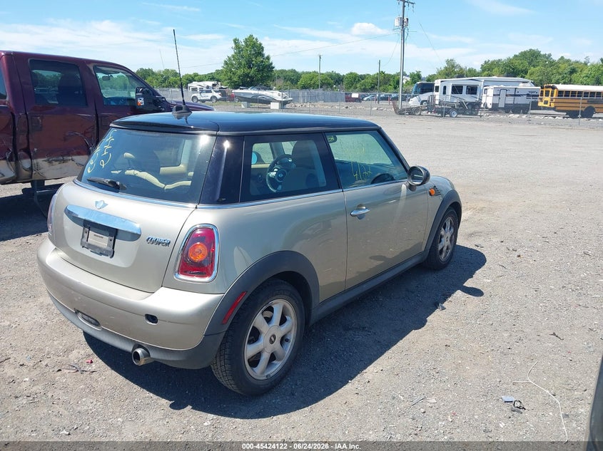 2007 Mini Cooper VIN WMWMF33587TT56856 IAAI salvage auction — FRONT END, Clear (Virginia), sold $650 on 2026-08-04 (photo 4)