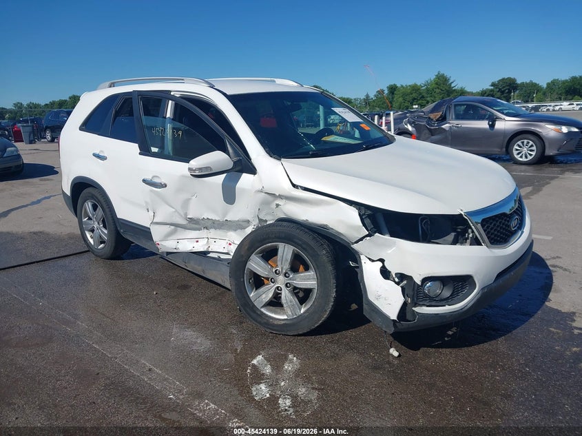 2013 Kia Sorento VIN 5XYKUDA28DG330165 IAAI salvage auction — RIGHT SIDE, Clear (Indiana), sold $600 on 2026-07-24 (photo 1)