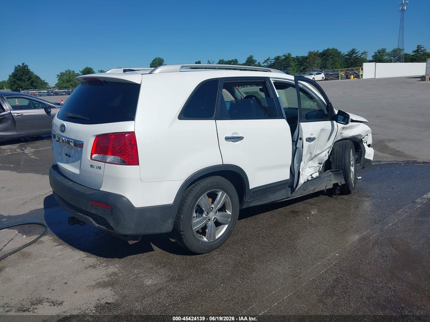 2013 Kia Sorento VIN 5XYKUDA28DG330165 IAAI salvage auction — RIGHT SIDE, Clear (Indiana), sold $600 on 2026-07-24 (photo 4)