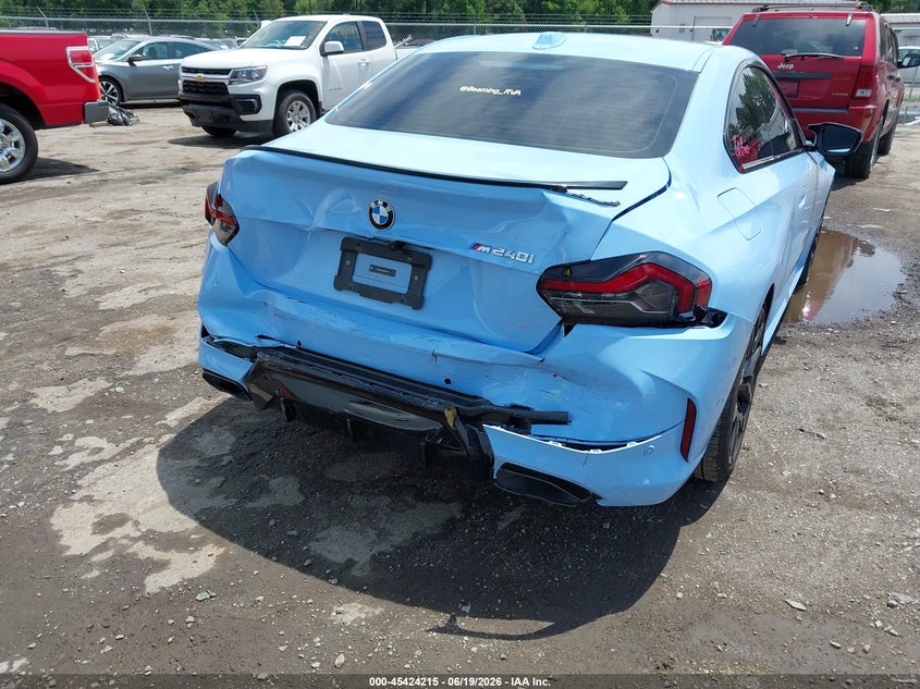 2025 BMW 2er VIN 3MW43CM05S8F24979 IAAI salvage auction — REAR END, Salvage Title, sold $19,300 on 2026-07-26 (photo 6)