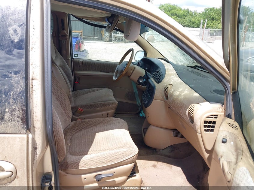 2000 Dodge Caravan VIN 1B4GP44GXYB636849 IAAI salvage auction — NORMAL WEAR, Original (Ohio), sold $250 on 2026-07-08 (photo 5)