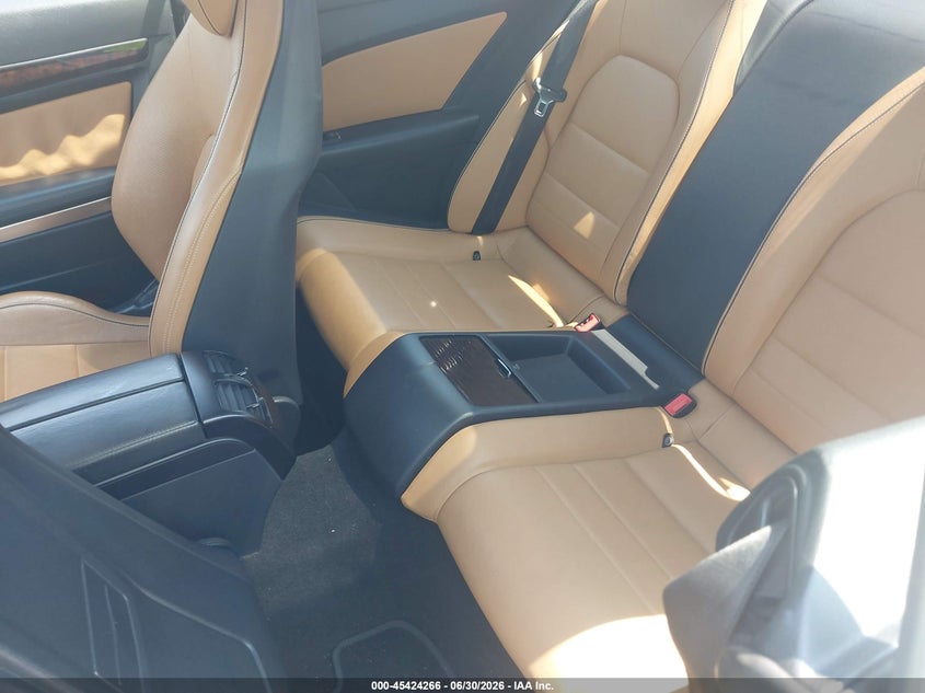 2014 Mercedes-benz E-klasse VIN WDDKJ8JB9EF269371 IAAI salvage auction — SIDE, Salvage Title, sold $1,725 on 2026-07-17 (photo 8)