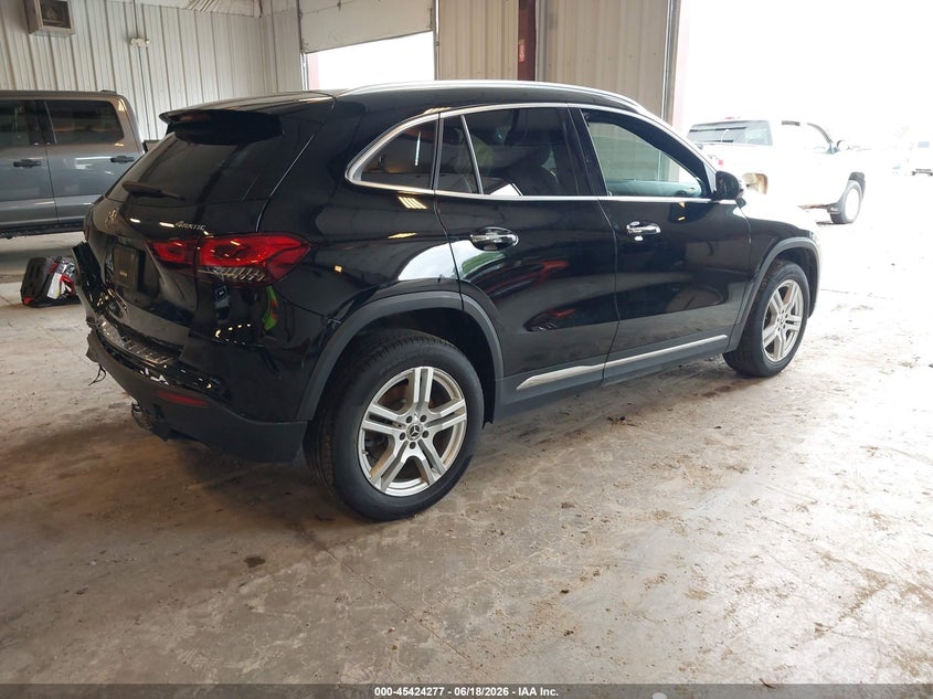 2021 Mercedes-benz Gla-klasse VIN W1N4N4HB1MJ194854 IAAI salvage auction — REAR END, Clear (Michigan), sold $9,300 on 2026-07-21 (photo 4)