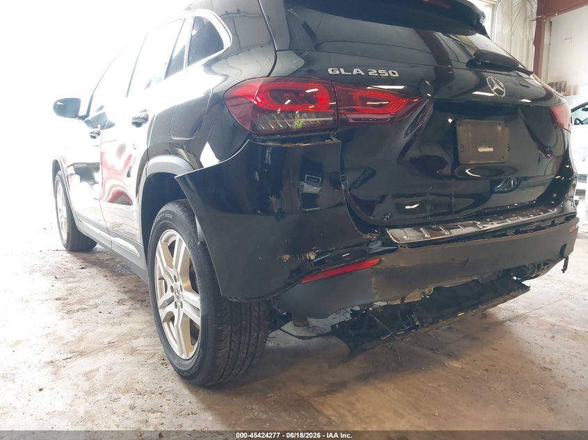 2021 Mercedes-benz Gla-klasse VIN W1N4N4HB1MJ194854 IAAI salvage auction — REAR END, Clear (Michigan), sold $9,300 on 2026-07-21 (photo 6)