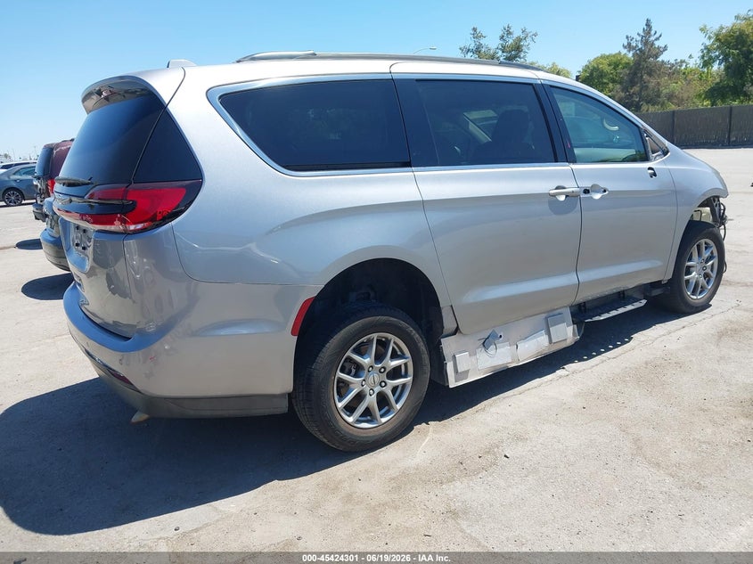 2021 Chrysler Pacifica VIN 2C4RC1FG4MR521548 IAAI salvage auction — FRONT END, Salvage (California), sold $10,100 on 2026-07-10 (photo 4)
