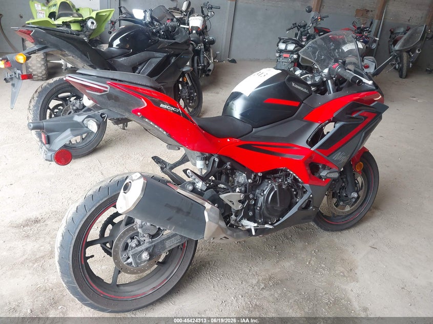 2025 Kawasaki Ninja VIN ML5EXGJ10SDA69538 IAAI salvage auction — FRONT END, Salvage - Greater Than 75% (Maryland), sold $2,100 on 2026-07-28 (photo 4)
