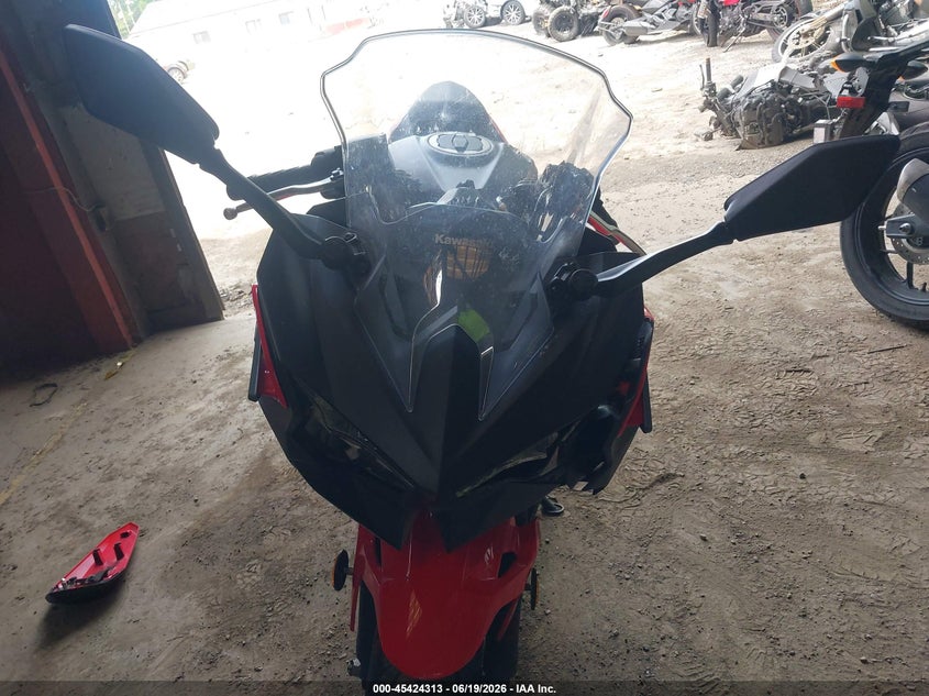 2025 Kawasaki Ninja VIN ML5EXGJ10SDA69538 IAAI salvage auction — FRONT END, Salvage - Greater Than 75% (Maryland), sold $2,100 on 2026-07-28 (photo 5)