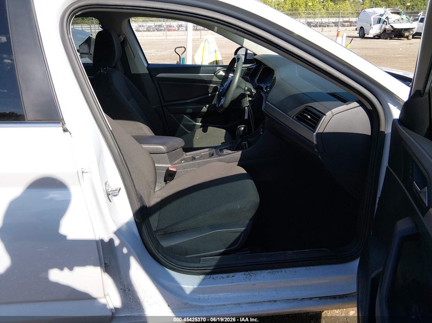 2019 Volkswagen Jetta VIN 3VWC57BU3KM123778 IAAI salvage auction — REAR END, Salvage Title, sold $2,250 on 2026-07-30 (photo 5)