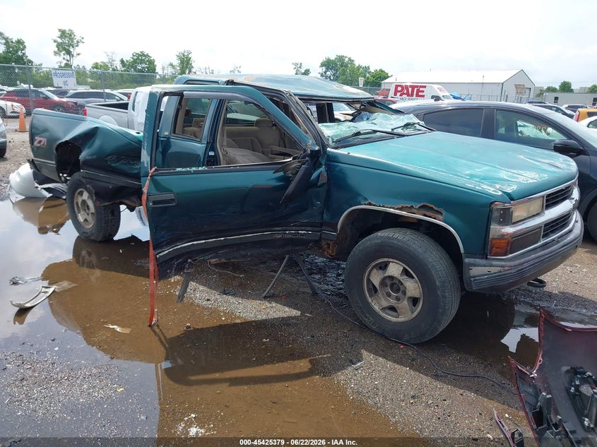 1998 Chevrolet S-10 pickup VIN 2GCEK19R1W1170873 — IAAI salvage auction photo